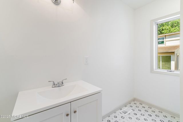 718 Radcliffe Road, Lanoka Harbor, NJ 08734