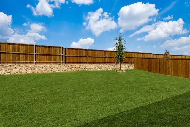 1033 Rosebay Drive, Justin, TX 76247