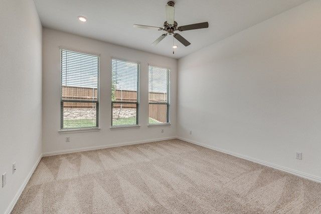 1033 Rosebay Drive, Justin, TX 76247