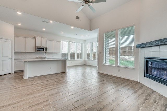 1033 Rosebay Drive, Justin, TX 76247