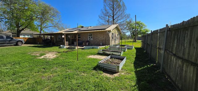 208 Mill Street, Lone Oak, TX 75453