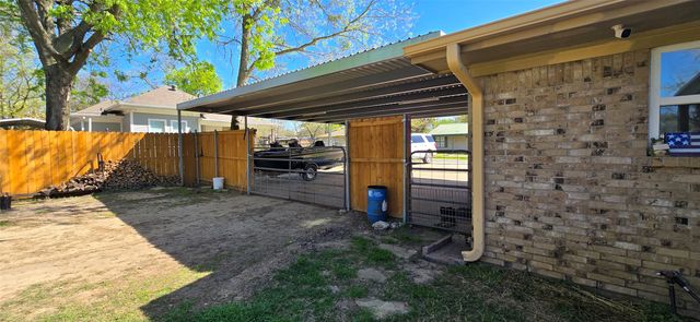 208 Mill Street, Lone Oak, TX 75453