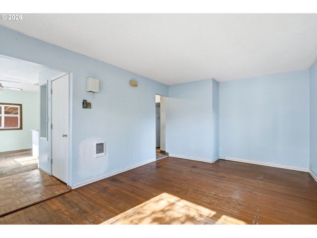 1061 5TH St, Washougal, WA 98671