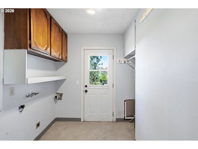 1061 5TH St, Washougal, WA 98671