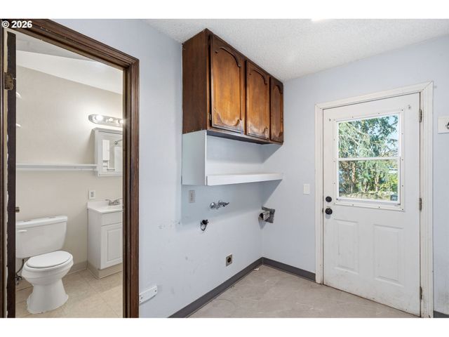 1061 5TH St, Washougal, WA 98671