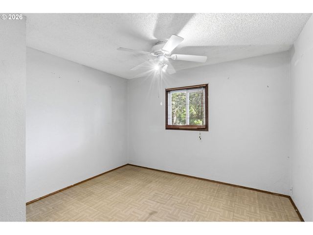 1061 5TH St, Washougal, WA 98671