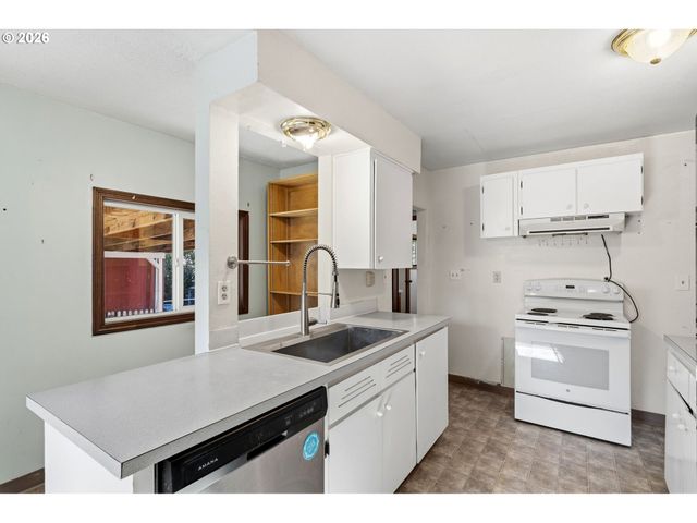 1061 5TH St, Washougal, WA 98671