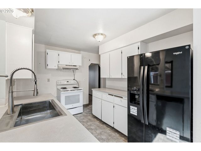 1061 5TH St, Washougal, WA 98671