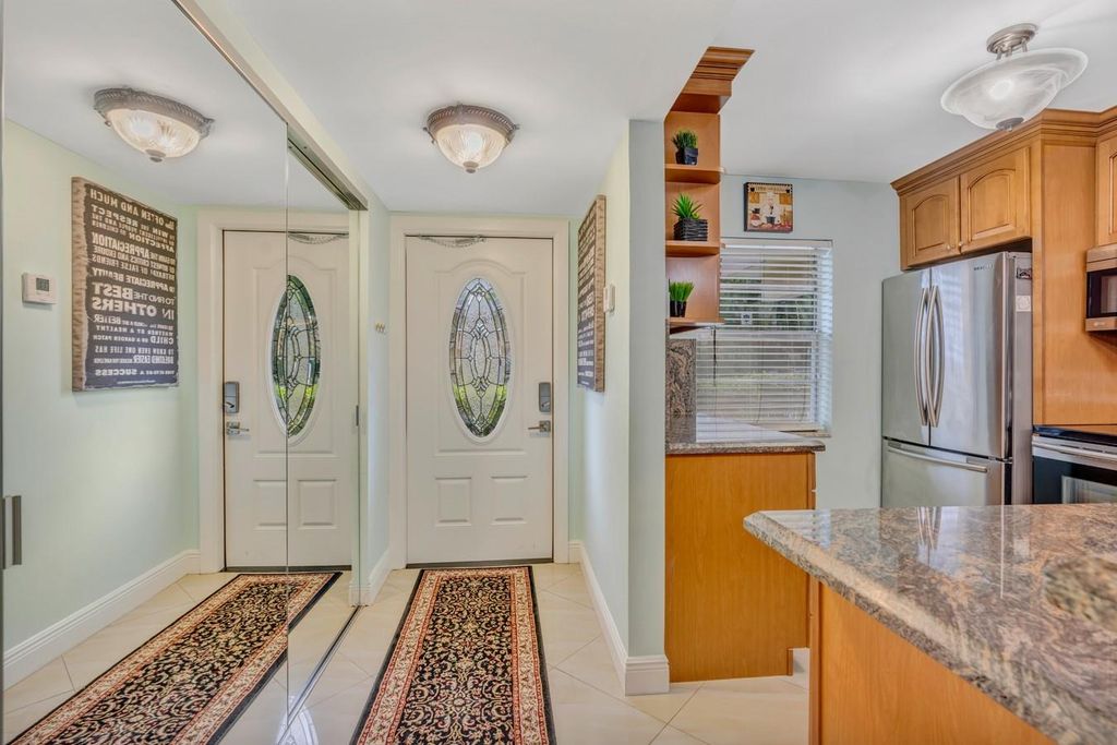 7680 NW 1st St 108, Margate, FL 33063