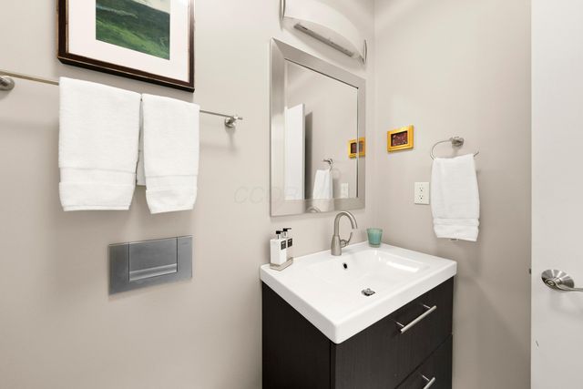 78 E Chestnut Street, 104, Columbus, OH 43215