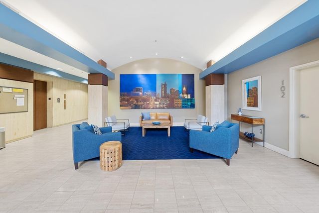 78 E Chestnut Street, 104, Columbus, OH 43215