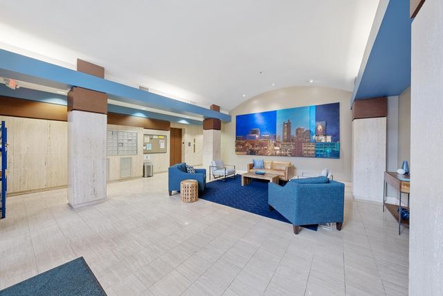 78 E Chestnut Street, 104, Columbus, OH 43215