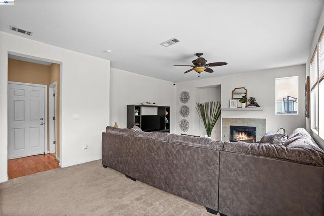 1048 Ashbridge Bay Dr, Pittsburg, CA 94565