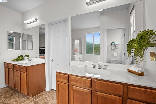 1048 Ashbridge Bay Dr, Pittsburg, CA 94565
