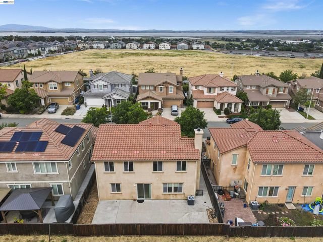 1048 Ashbridge Bay Dr, Pittsburg, CA 94565