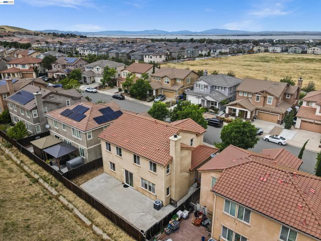 1048 Ashbridge Bay Dr, Pittsburg, CA 94565