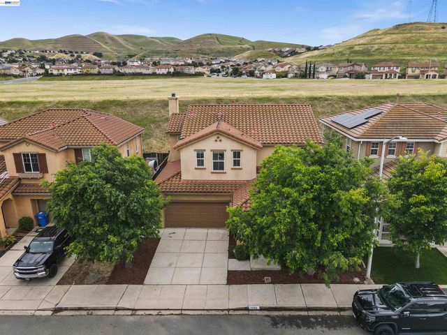 1048 Ashbridge Bay Dr, Pittsburg, CA 94565