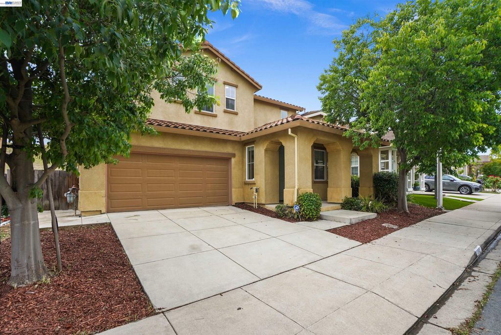 1048 Ashbridge Bay Dr, Pittsburg, CA 94565