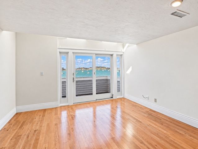 180 Cadish Avenue 8, Hull, MA 02045