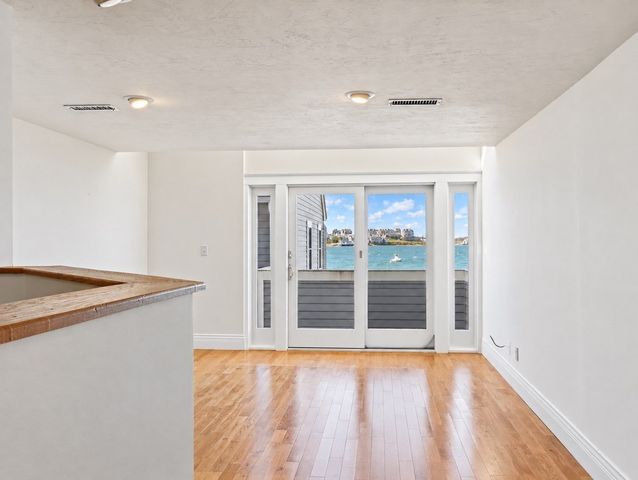 180 Cadish Avenue 8, Hull, MA 02045