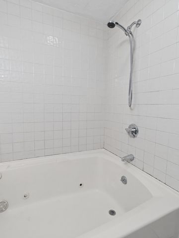 180 Cadish Avenue 8, Hull, MA 02045