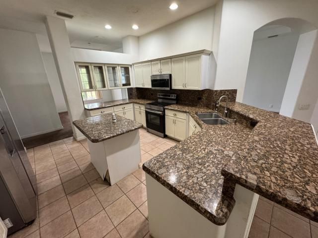 18554 SE OLD TRAIL Drive E, Jupiter, FL 33478
