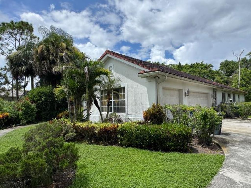 18554 SE OLD TRAIL Drive E, Jupiter, FL 33478