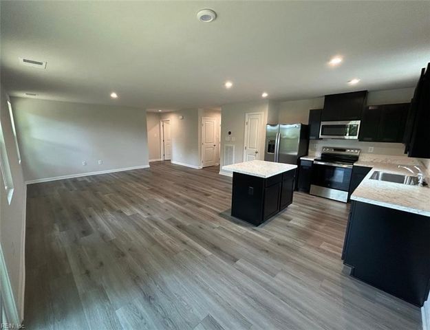 128 Bearing WAY, Portsmouth, VA 23702