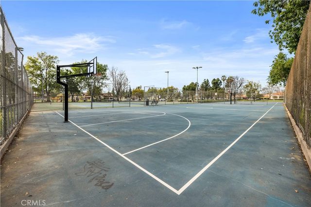 14732 Shadow Dr, Fontana, CA 92337