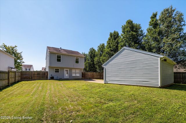 6519 Hunters Creek Blvd, Louisville, KY 40258