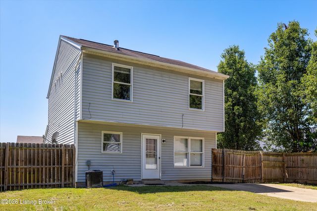 6519 Hunters Creek Blvd, Louisville, KY 40258