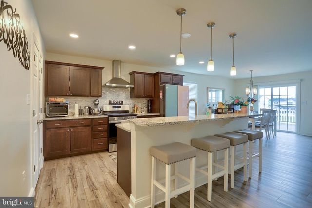121 EAGLE RD, Dillsburg, PA 17019