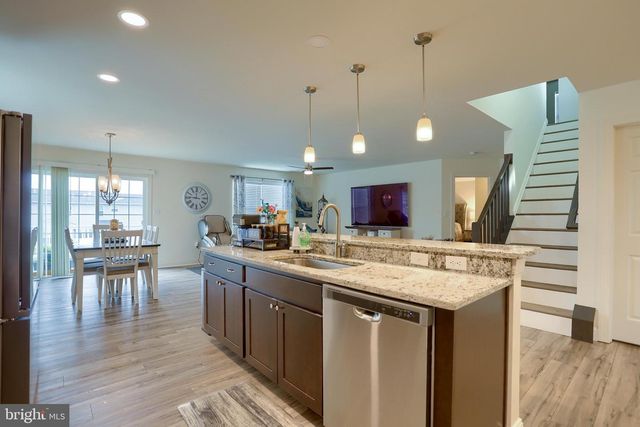 121 EAGLE RD, Dillsburg, PA 17019
