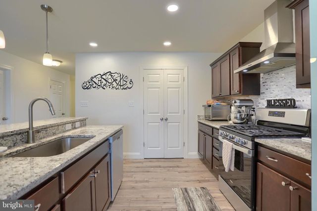 121 EAGLE RD, Dillsburg, PA 17019