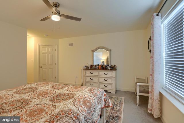 121 EAGLE RD, Dillsburg, PA 17019