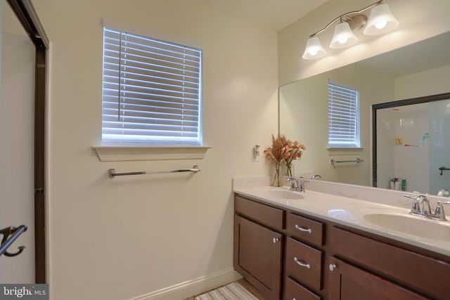 121 EAGLE RD, Dillsburg, PA 17019