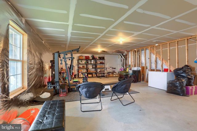 121 EAGLE RD, Dillsburg, PA 17019