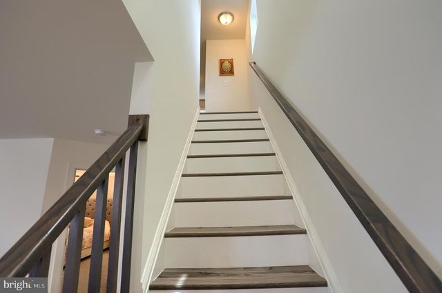 121 EAGLE RD, Dillsburg, PA 17019