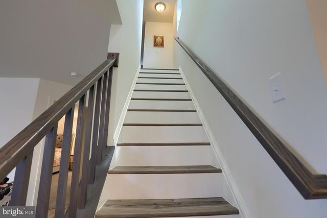 121 EAGLE RD, Dillsburg, PA 17019