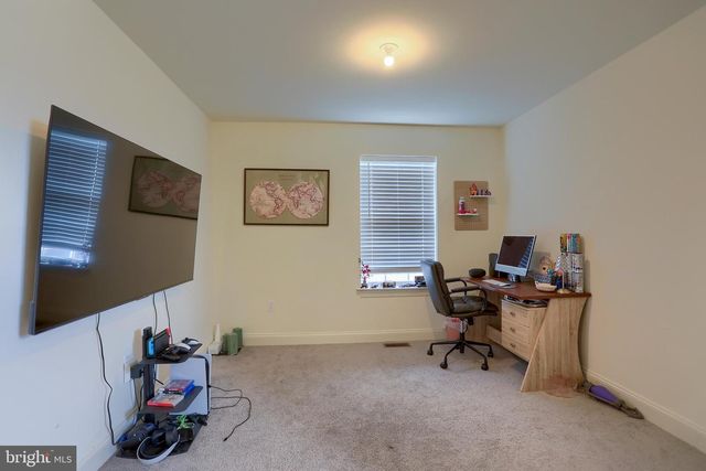 121 EAGLE RD, Dillsburg, PA 17019