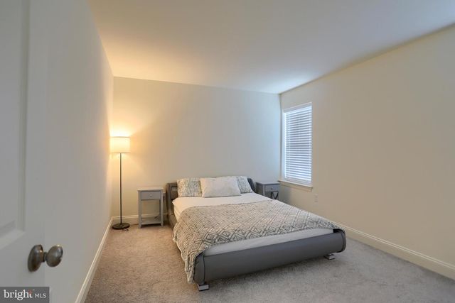 121 EAGLE RD, Dillsburg, PA 17019
