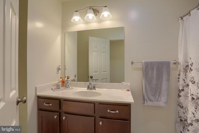 121 EAGLE RD, Dillsburg, PA 17019
