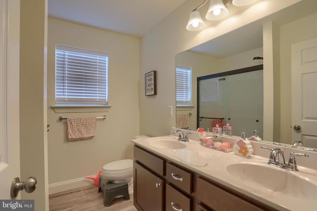 121 EAGLE RD, Dillsburg, PA 17019