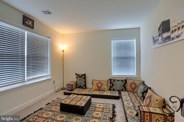 121 EAGLE RD, Dillsburg, PA 17019