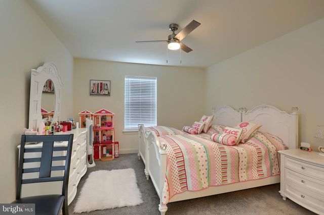 121 EAGLE RD, Dillsburg, PA 17019