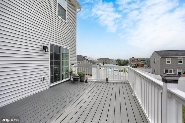 121 EAGLE RD, Dillsburg, PA 17019