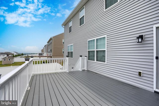 121 EAGLE RD, Dillsburg, PA 17019