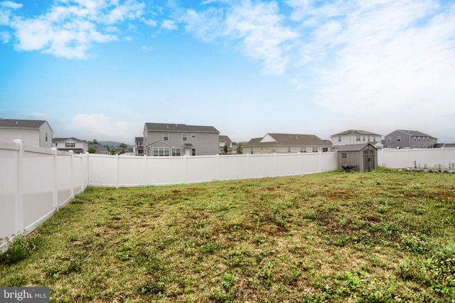 121 EAGLE RD, Dillsburg, PA 17019
