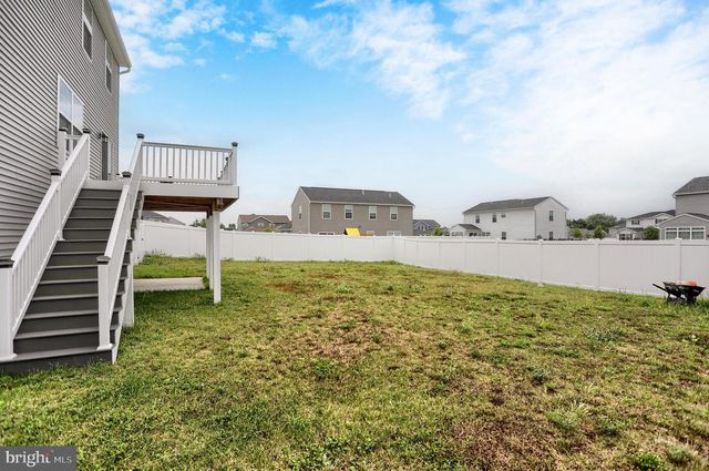 121 EAGLE RD, Dillsburg, PA 17019