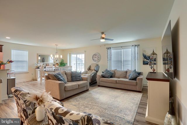 121 EAGLE RD, Dillsburg, PA 17019